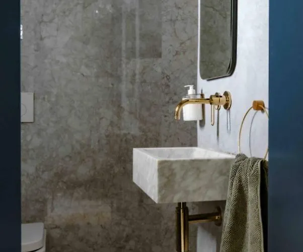 Апартаменты Brand New Converted Valletta Loft Сент-Полс-Бей